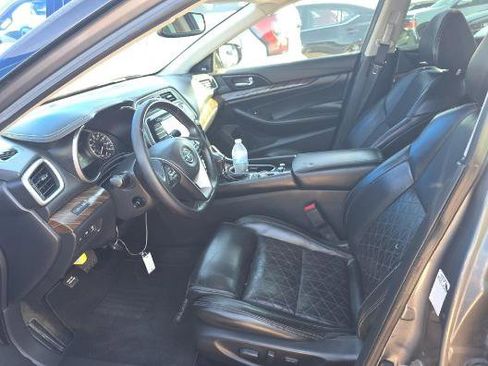 Used 2017 Nissan Maxima Platinum image 4