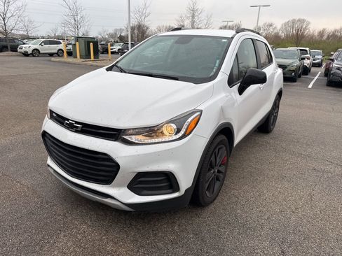 Used 2020 Chevrolet Trax LT w/ Redline Edition FWD image 1