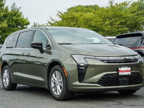 New 2027 Chrysler Pacifica Select FWD image 2