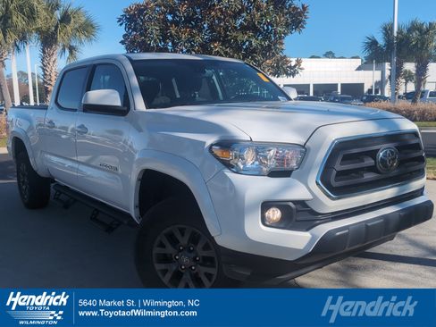 Certified 2020 Toyota Tacoma SR5 image 1