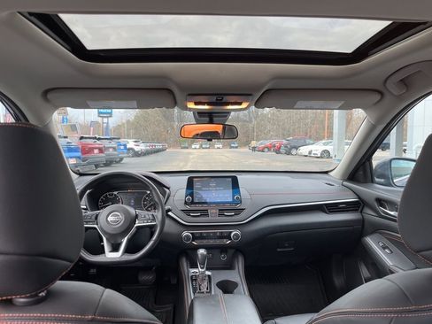 Used 2021 Nissan Altima 2.5 SR w/ SR Premium Package image 26