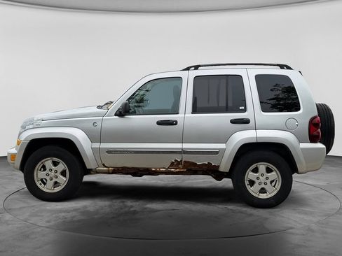 Used 2006 Jeep Liberty Sport AWD/4WD image 5
