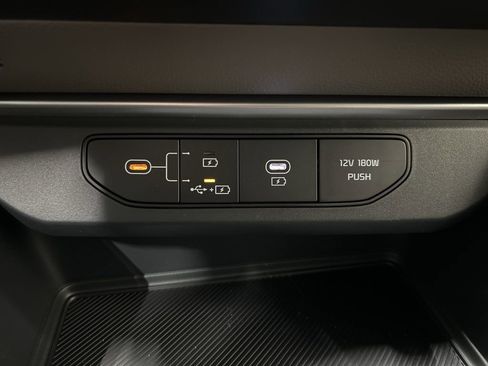 New 2026 Kia Carnival FWD image 21