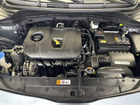 Used 2025 Kia Soul LX w/ LX Technology Package FWD image 26