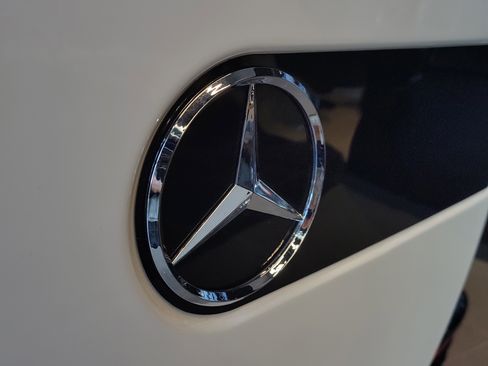 Used 2024 Mercedes-Benz G 63 AMG AMG G 63 image 32