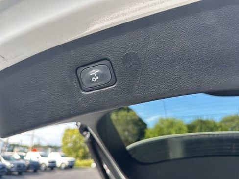 Used 2022 Ford Edge ST-Line image 10