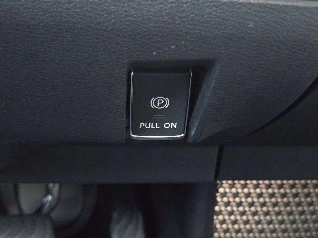 Used 2024 Nissan Ariya FWD image 24
