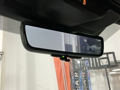 Used 2025 Nissan Armada PRO-4X image 16