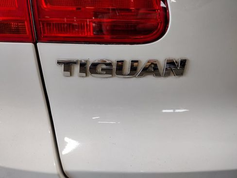 Used 2014 Volkswagen Tiguan SE AWD/4WD image 16