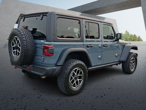 Used 2025 Jeep Wrangler Unlimited Rubicon AWD/4WD image 6