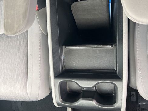 Used 2018 Honda Odyssey LX image 18