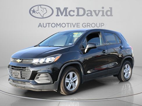 Used 2019 Chevrolet Trax LS FWD image 2
