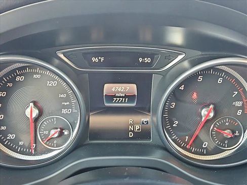 Used 2018 Mercedes-Benz GLA 250 image 11
