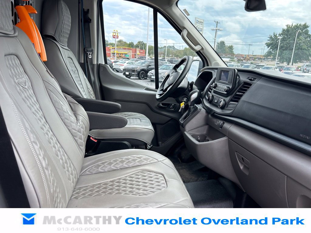 Used 2025 Ford Transit 250 148 Medium Roof Extended AWD w/ Load Area Protection Package image 5