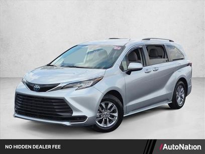 Used 2022 Toyota Sienna LE