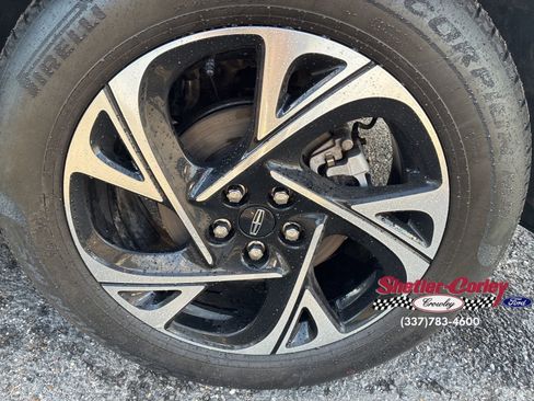 Used 2025 Lincoln Nautilus Premier w/ Equipment Group 102A image 8