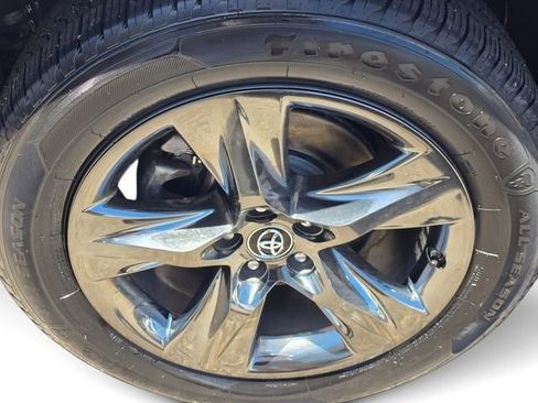 Used 2017 Toyota Highlander Limited Platinum FWD image 12