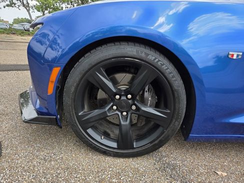 Used 2017 Chevrolet Camaro SS RWD image 26
