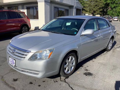 Used 2006 Toyota Avalon XL FWD image 2