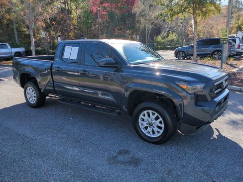 Certified 2024 Toyota Tacoma SR5 image 3