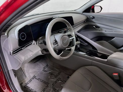 Used 2023 Hyundai Elantra SEL w/ Convenience Package FWD image 9