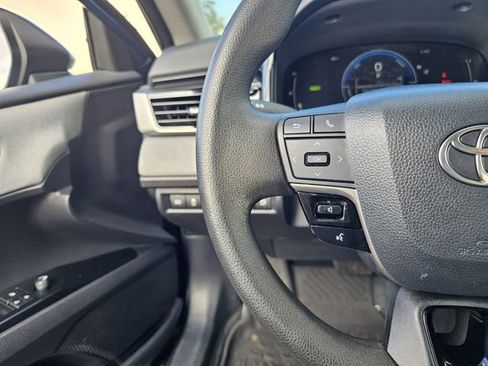 Used 2025 Toyota Camry LE image 23