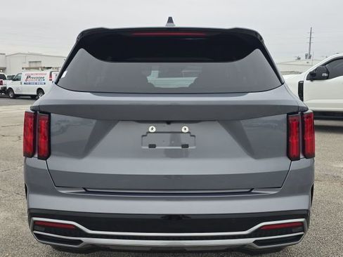 Used 2023 Kia Sorento SX image 4