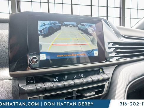 Used 2025 Toyota Camry SE FWD image 10