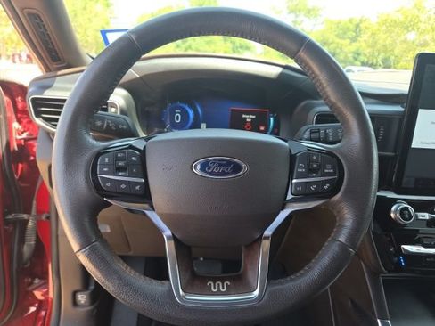Used 2022 Ford Explorer King Ranch w/ Class IV Trailer Tow Package RWD image 5