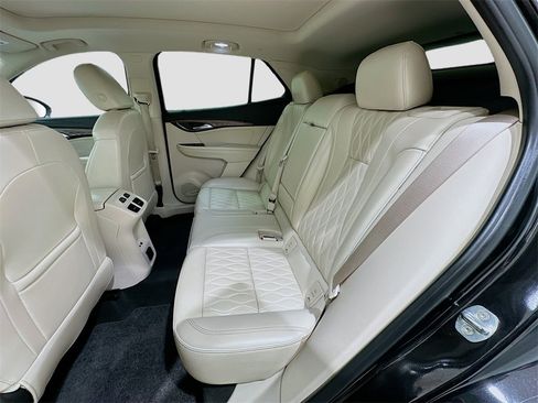 Used 2022 Buick Envision Avenir w/ Technology Package II image 25