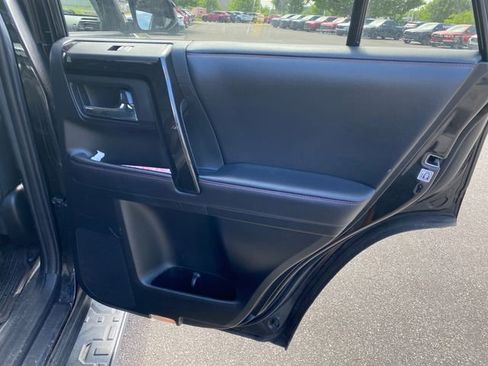 Used 2020 Toyota 4Runner TRD Off-Road AWD/4WD image 13
