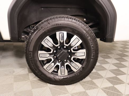 Used 2024 GMC Sierra 2500 Denali w/ Denali Reserve Package AWD/4WD image 19