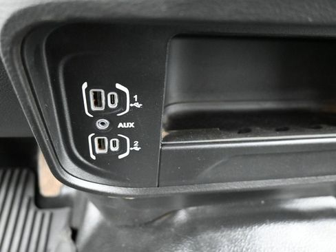 Used 2024 RAM 3500 Tradesman w/ Chrome Appearance Group image 34