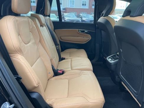 Certified 2025 Volvo XC90 B6 Ultra AWD/4WD image 19