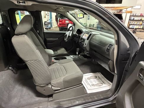 Used 2021 Nissan Frontier SV AWD/4WD image 14