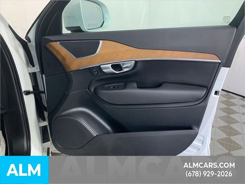 Used 2024 Volvo XC90 B6 Plus image 34