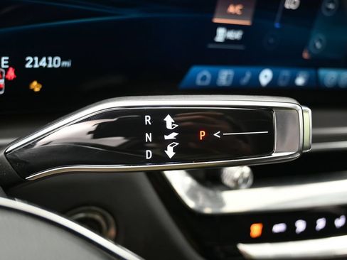 Used 2024 Cadillac Lyriq Tech RWD image 35