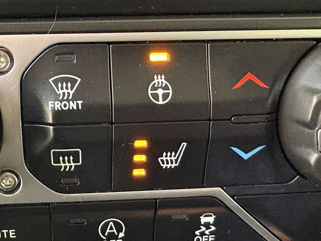 Used 2018 Jeep Wrangler Unlimited Sport S AWD/4WD image 17