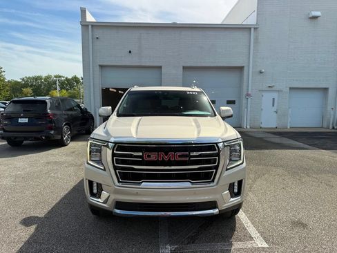 Used 2021 GMC Yukon SLT w/ SLT Premium Package AWD/4WD image 2