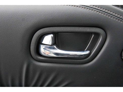 Used 2024 Nissan Armada Platinum w/ Captain's Chairs Package image 21