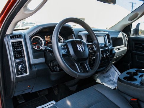 Used 2018 RAM 1500 Express AWD/4WD image 10
