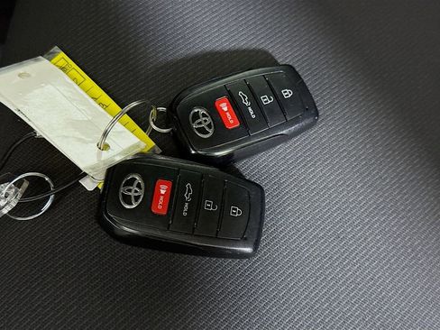Used 2024 Toyota Tundra SR5 AWD/4WD image 32