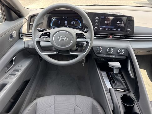 New 2026 Hyundai Elantra SE FWD image 14