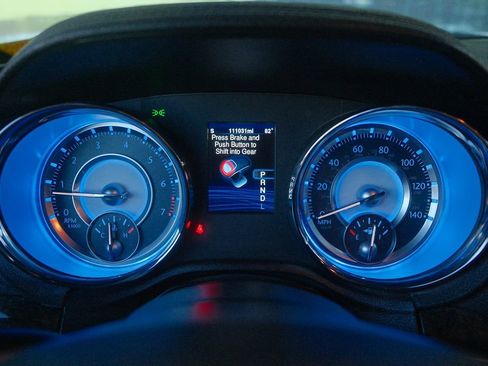 Used 2013 Chrysler 300 Motown image 16