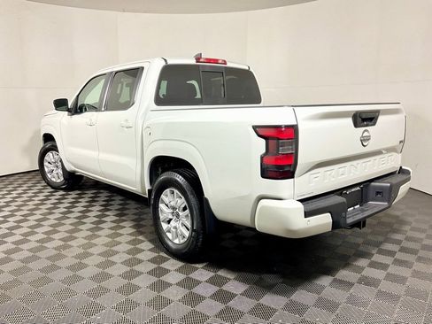 Used 2022 Nissan Frontier SV image 11