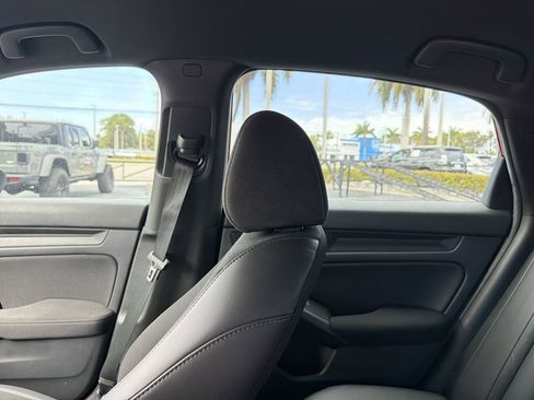 Used 2024 Honda Civic Sport image 12