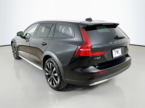 New 2026 Volvo V60 B5 Cross Country Ultra w/ Climate Package AWD/4WD image 7