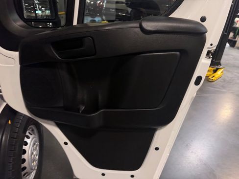 Used 2025 RAM ProMaster 2500 w/ Convenience Group FWD image 27