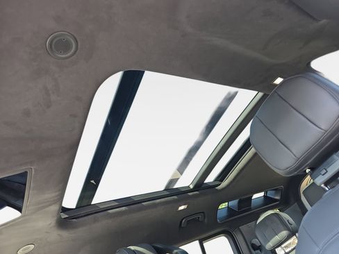 New 2026 Land Rover Defender 110 X image 30