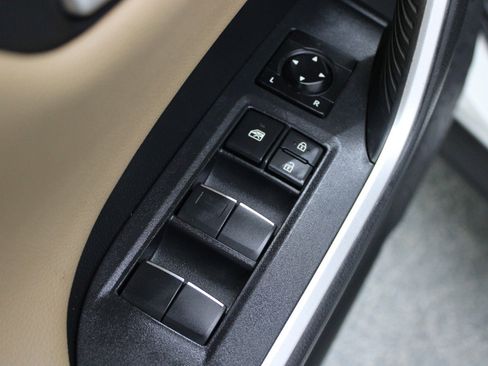 Used 2019 Toyota RAV4 Limited w/ Advanced Technology Package FWD image 18